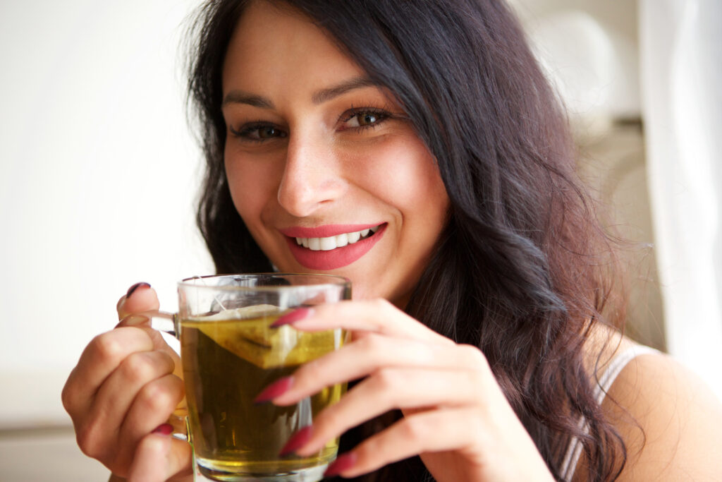 drinking detox tea to lose weight