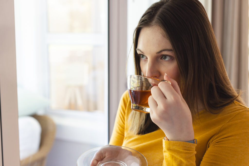 drinking detox tea to lose weight